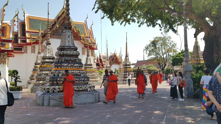 temple Wat Pho Bangkok moines visite culturelle incentive entreprise