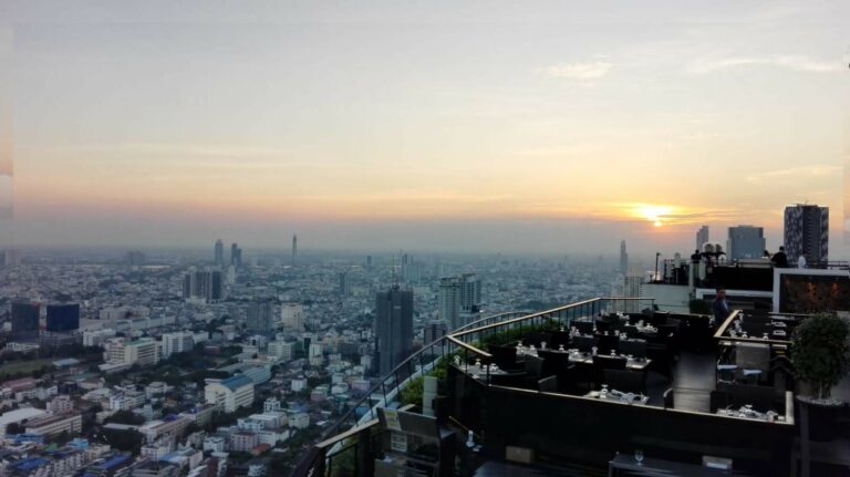 rooftop Bangkok coucher de soleil soirée incentive entreprise