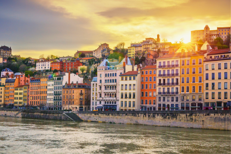 vieux Lyon façades colorées voyage incentive entreprise